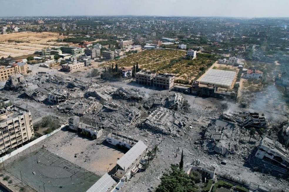 Vista aérea da destruição do bairro de al-Zahra, em 20 de outubro — Foto: GETTY IMAGES