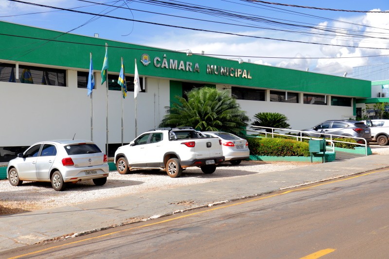 MP pede suspensão de lei que aumenta verba indenizatória acima de 60% do salário de vereadores em MT