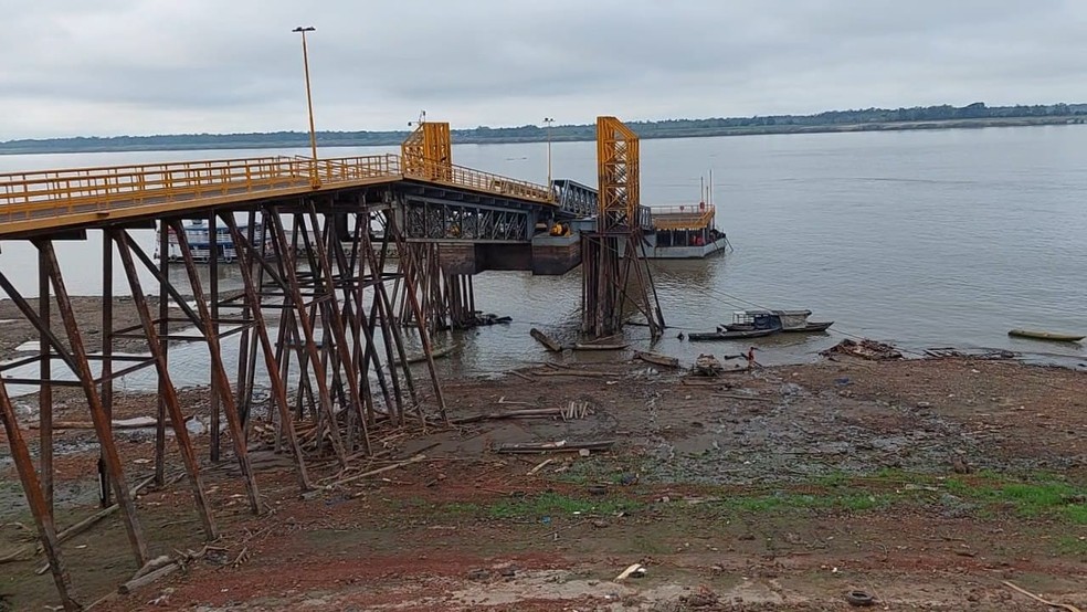 Porto de Itacoatiara, no Amazonas, em 19 de outubro de 2023, data em que cidade atingiu a pior seca em 25 anos de medição do Rio Amazonas no local — Foto: Liam Cavalcante/Rede Amazônica