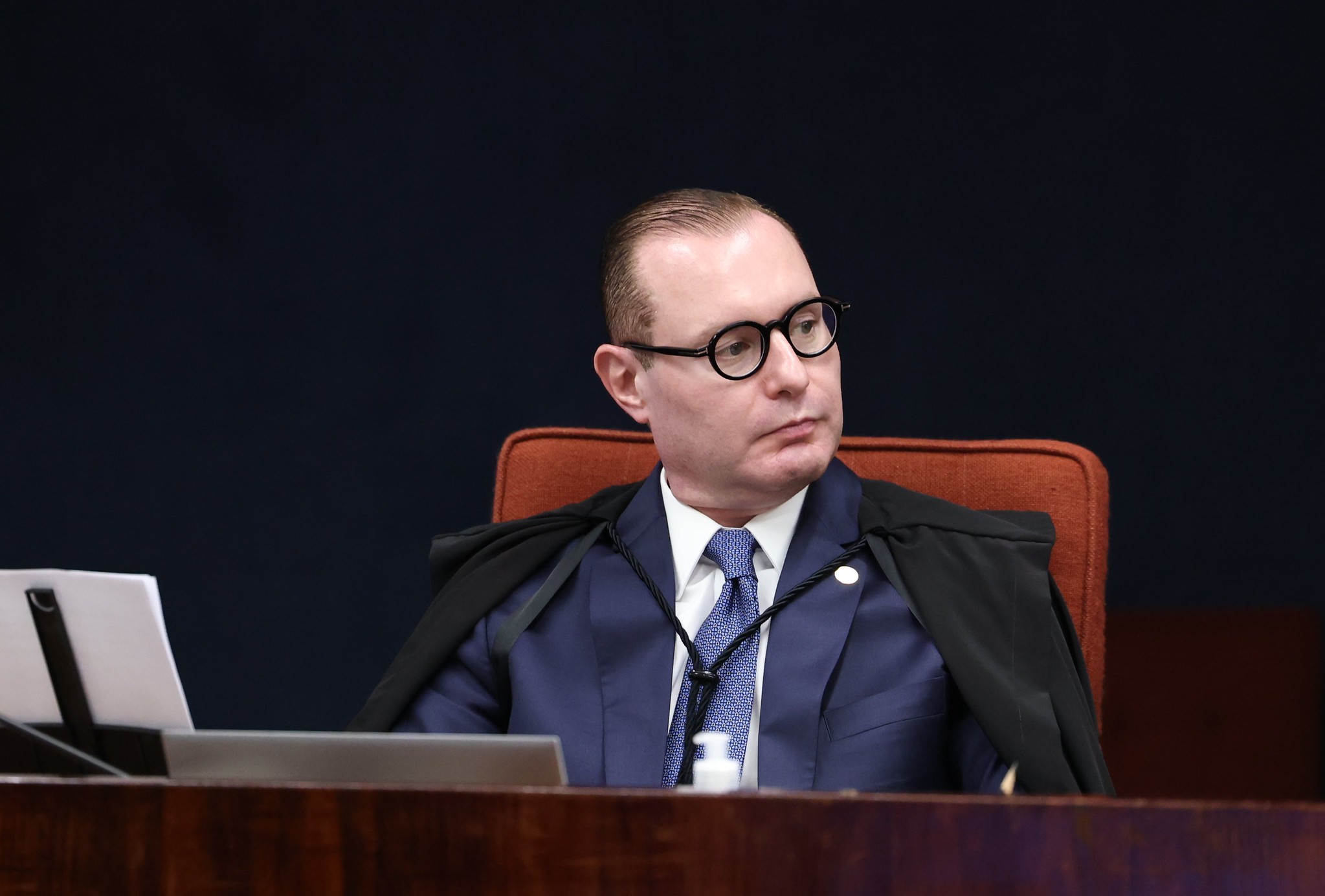 Zanin manda PF entregar cópia de todo celular do Vorcaro até as 23h deste domingo