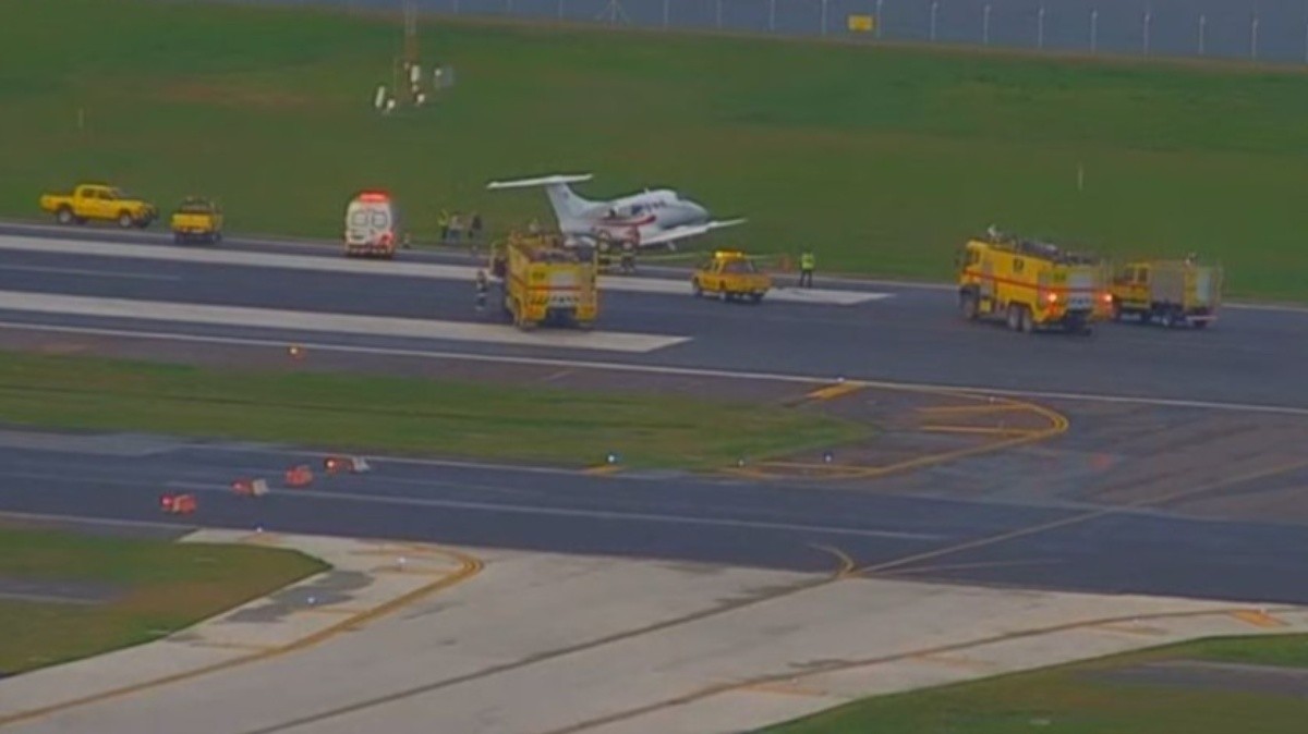 Avião de pequeno porte sai da pista e Santos Dumont interrompe operações