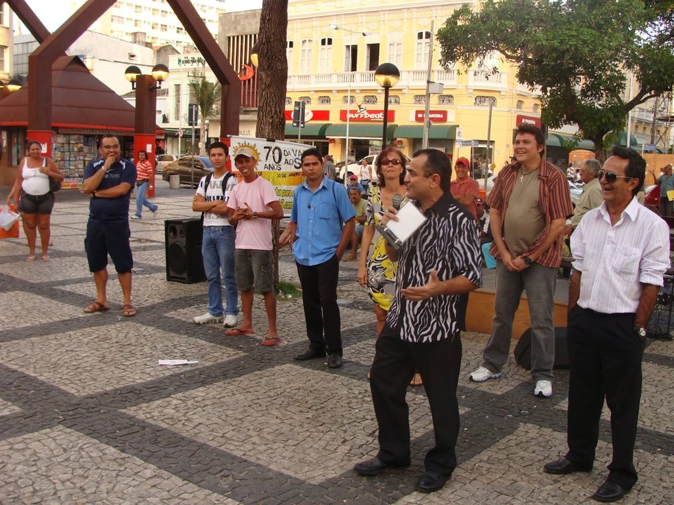 Evento para relembrar a vaia ao sol também aconteceu há 10 anos atrás, na Praça do Ferreira, em Fortaleza. — Foto: Blog do Zebrinha