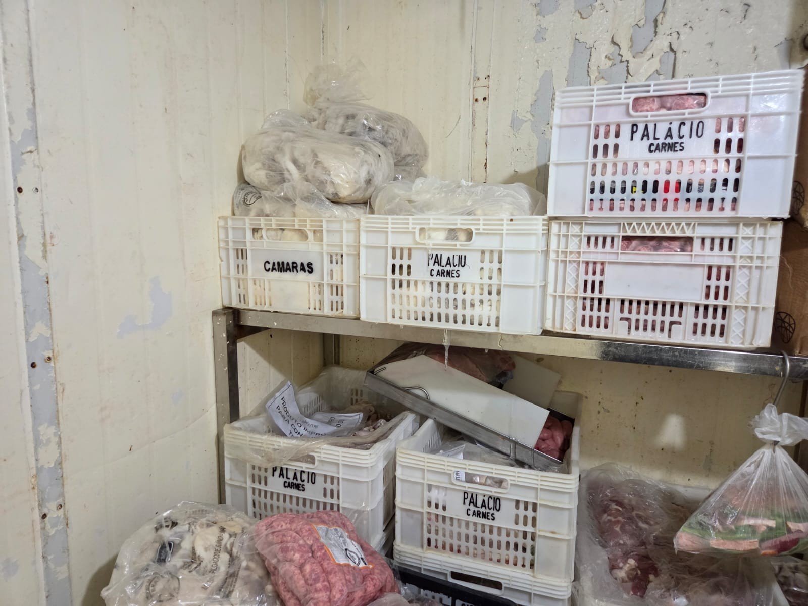 Polícia apreende 350 kg de carne estragada 'maquiada' com produto químico em Indaiatuba