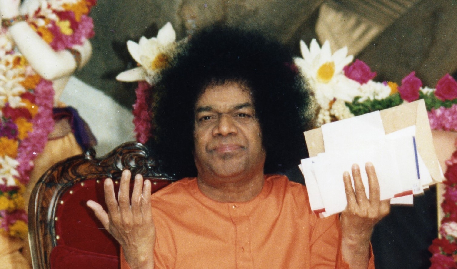 O guru do chavismo: quem é Sathya Sai Baba, indiano que se tornou objeto de devoção de Nicolás Maduro e Delcy Rodríguez