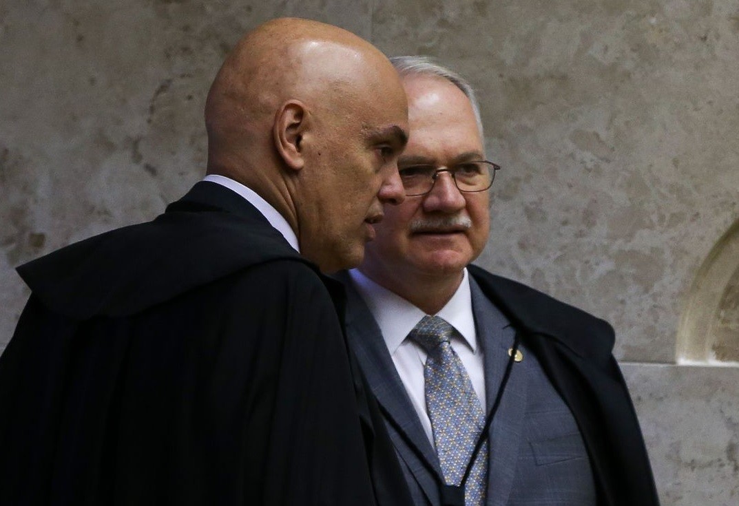 Fachin e Moraes entregam a Lula convite para posse de novo comando do STF