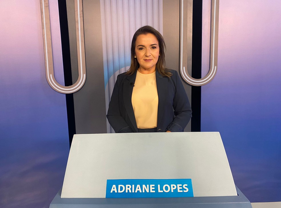 Adriane Lopes já está no auditório — Foto: Debora Ricalde/g1 MS