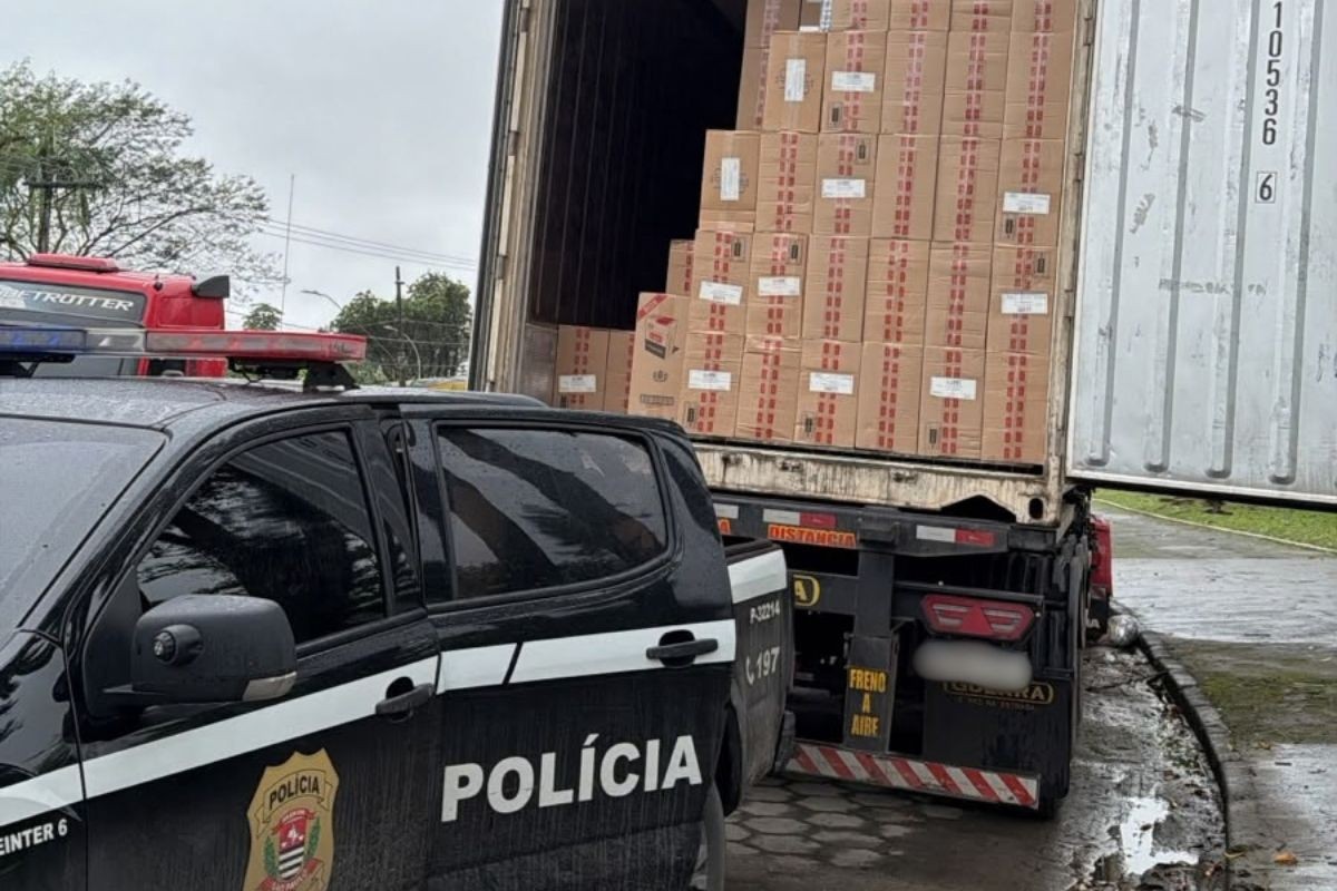 Paraguaio é preso após ser flagrado transportando 10 milhões de cigarros ilegais em SP