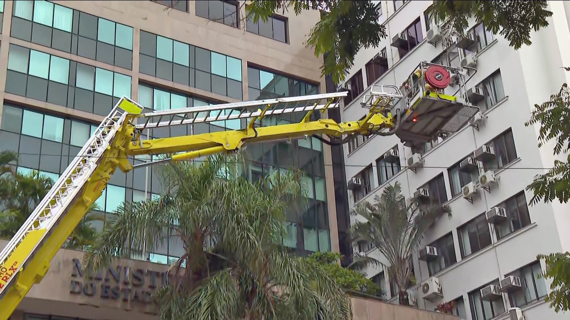 Fogo atinge sede do Ministério Público do Rio de Janeiro