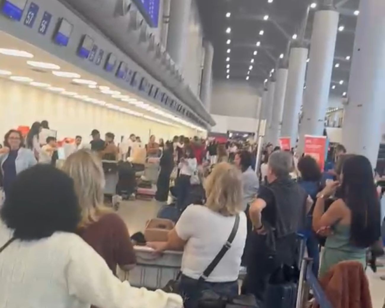 VÍDEO: voo de Porto Alegre a Salvador é cancelado e causa tumulto em aeroporto