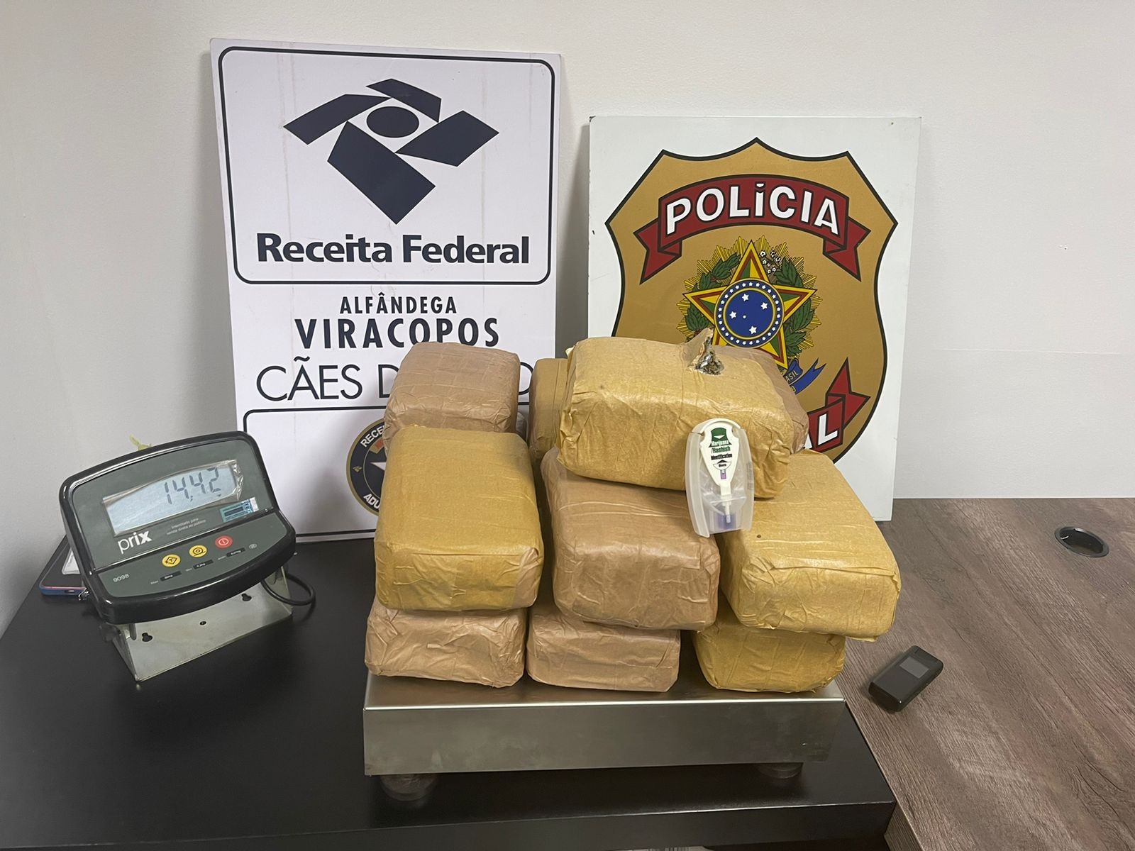 PF prende passageira com 14,5 kg de 'supermaconha' na bagagem em Viracopos