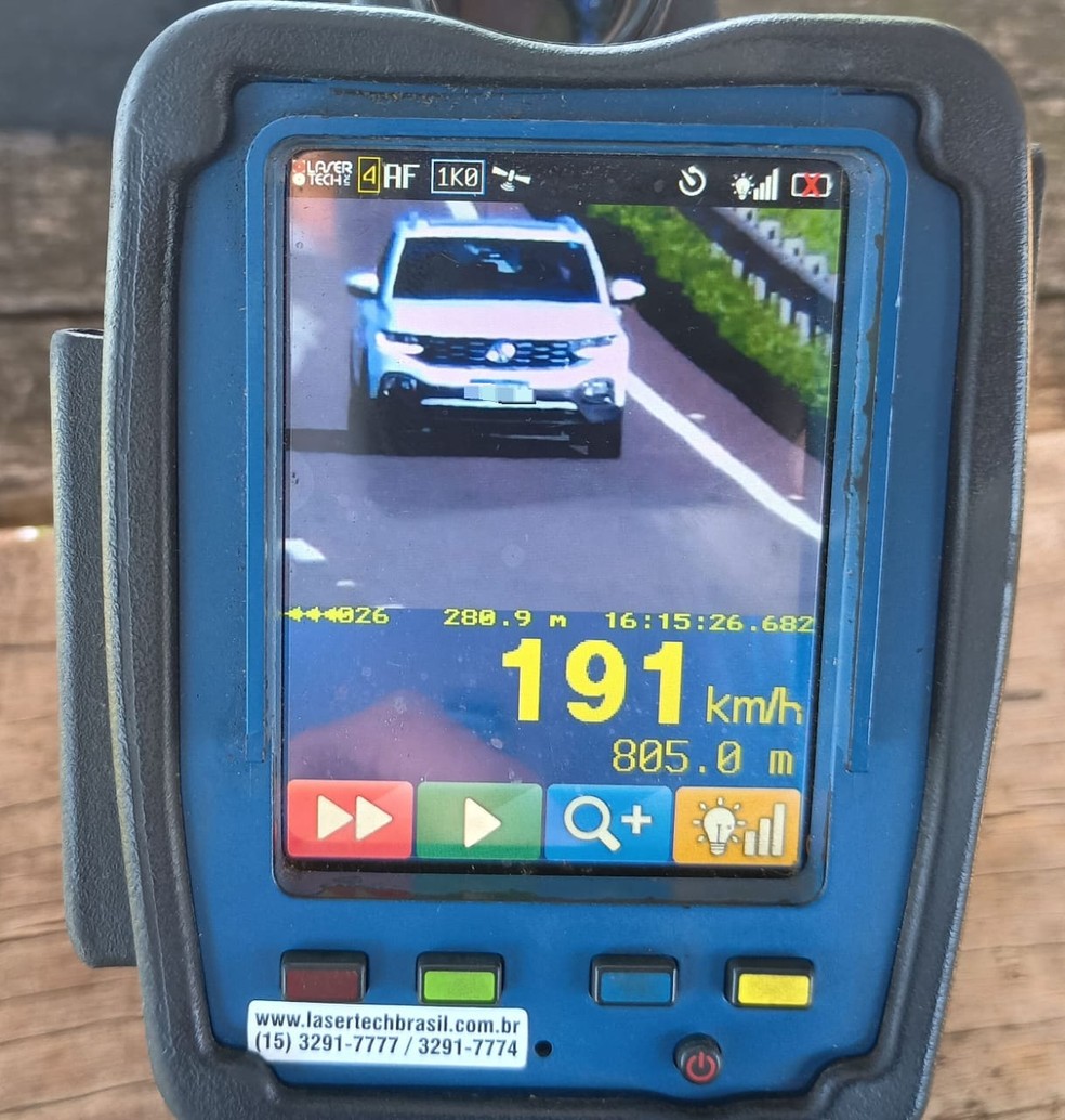 Radar móvel flagrou um carro a 191 km/h no Oeste Paulista — Foto: Polícia Militar Rodoviária