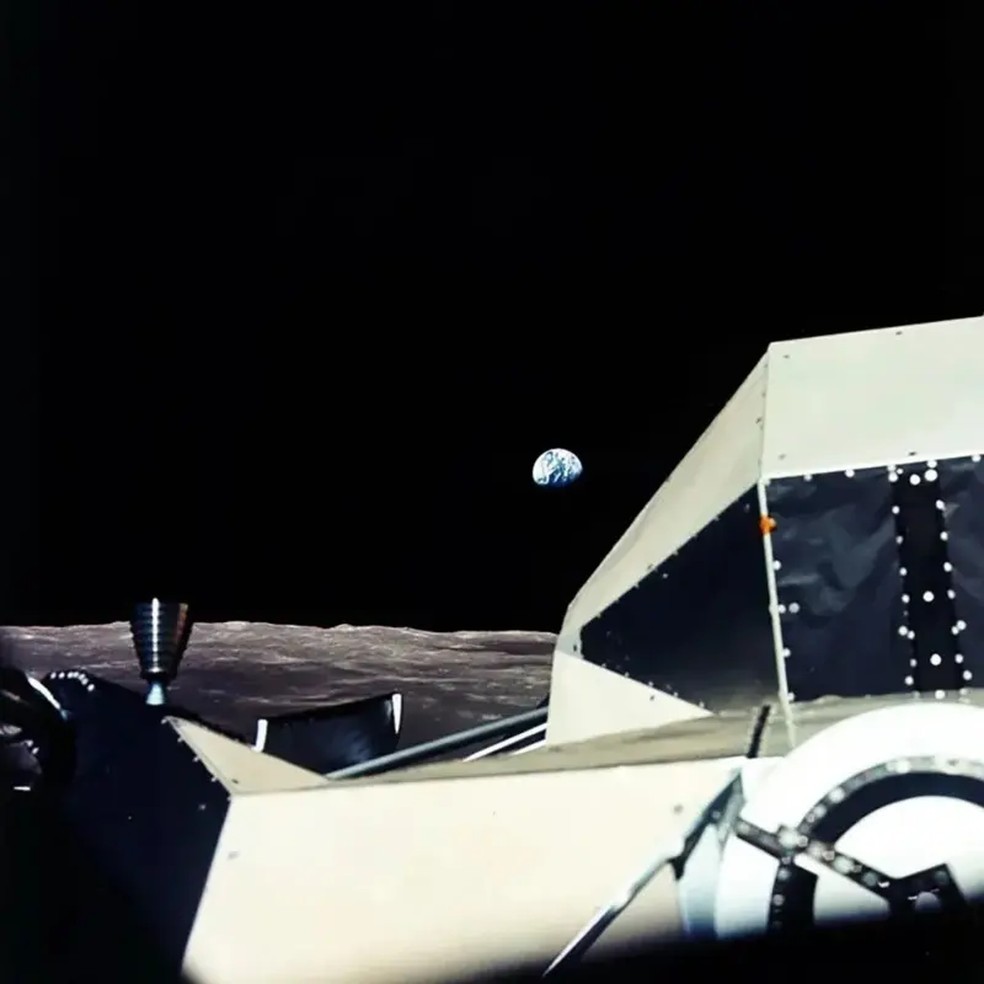 Mesmo enquanto estava explorando a Lua, a tripulação da Apollo 17 fez questão de tirar mais fotos de casa — Foto: NASA