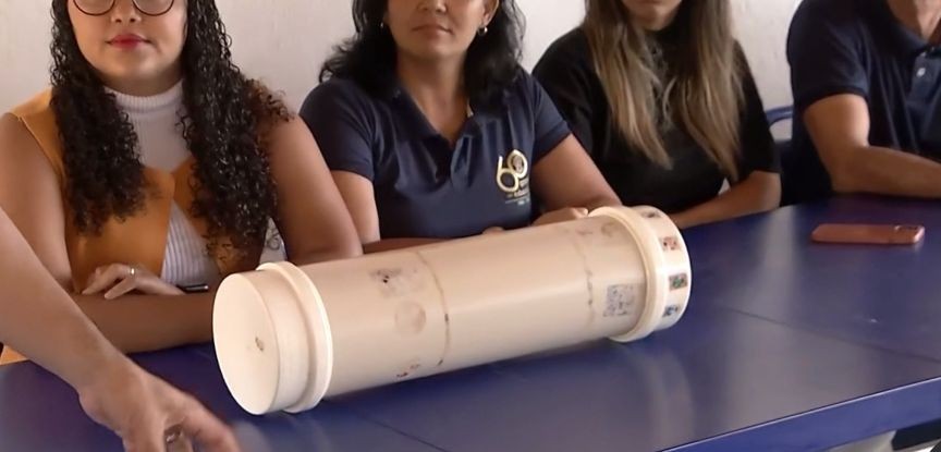 Cartas, cordel e até um pedaço de cabelo: 10 anos depois, cápsula do tempo revela memórias de estudantes de Parnamirim