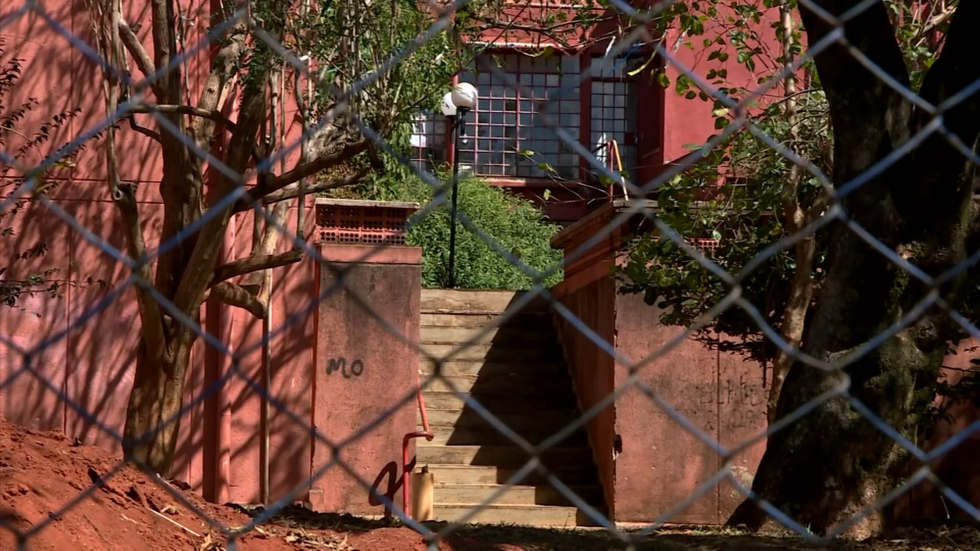 Unicamp promete reforma 'robusta' na atual moradia e estuda alojamento no campus de Limeira