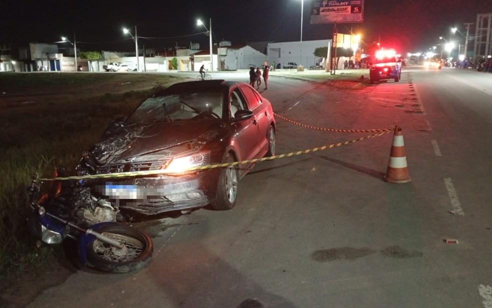 Mulher morre e homem fica ferido na SE-290 — Foto: BPRv