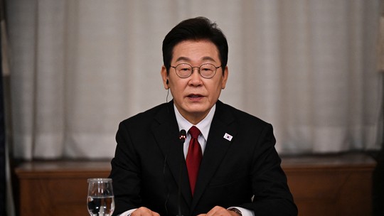 Coreia do Sul afirma ter chegado a um acordo sobre libertação de trabalhadores sul-coreanos detidos em fábrica da Hyundai nos EUA - Mais de 300 sul-coreanos estavam entre os detidos em operação migratória; governo de Seul quer enviar avião para repatriá-los.