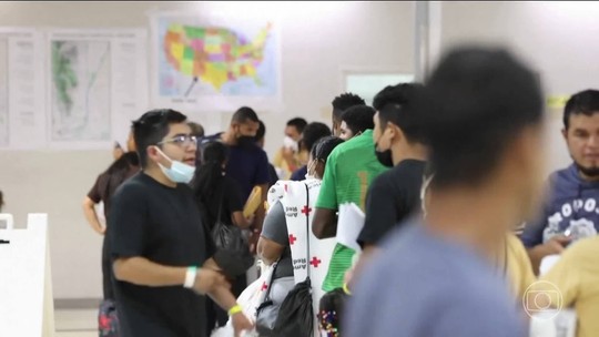 O medo dos imigrantes que se escondem de batidas de Trump na 'capital mundial do morango'