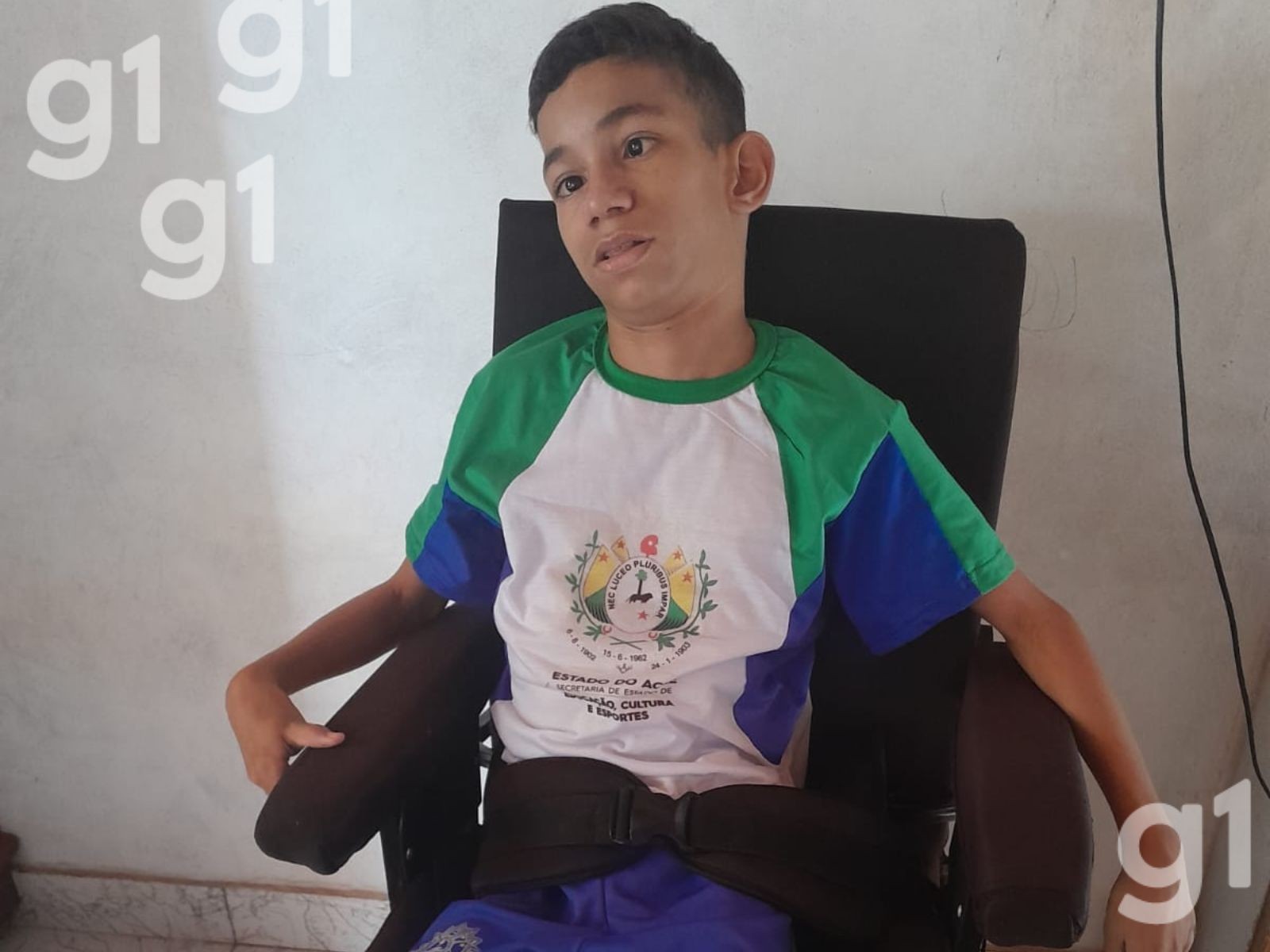 Sem mediador, aluno com deficiência ainda não teve aula neste ano em escola no AC; 'Pede para estudar', diz pai