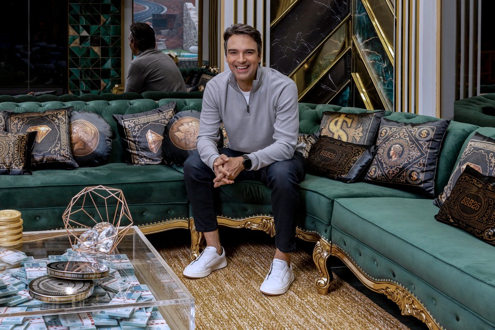 Tadeu Schmidt no “BBB 26” — Foto: Globo/ Fábio Rocha
