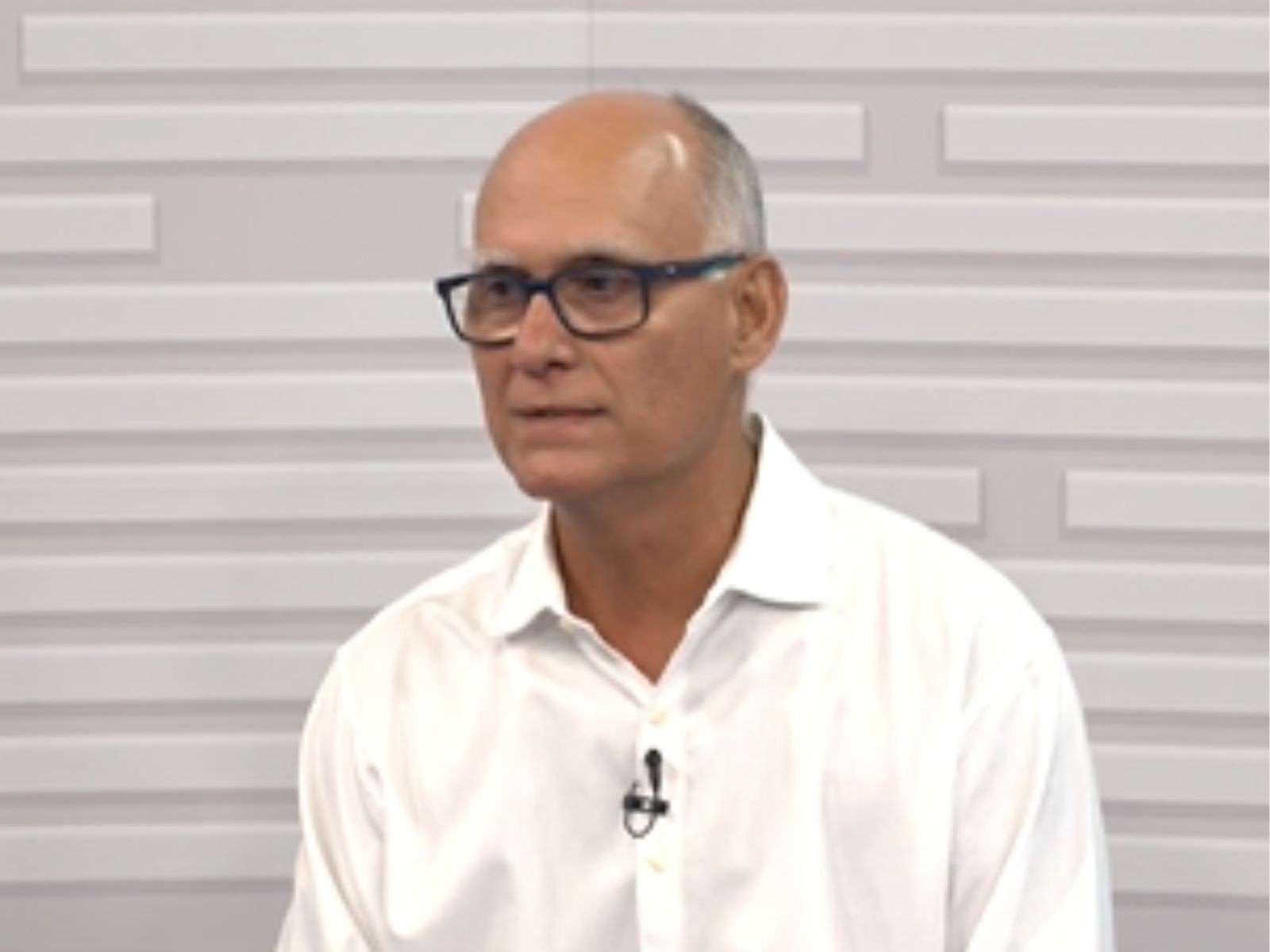 
Falta de água no litoral de SP é causada por estiagem e Réveillon lotado, diz assessor da Sabesp