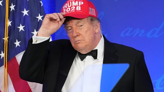 Tribunal dos EUA impede Trump de aplicar ordem que dificulta voto pelo correio