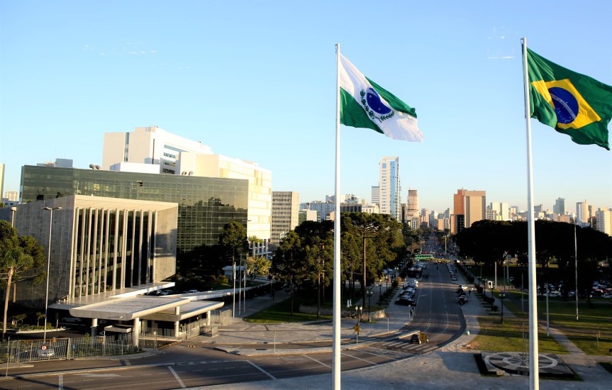 Trs policiais e um servidor da Assembleia Legislativa do Paran so presos suspeitos de extorso mediante sequestro