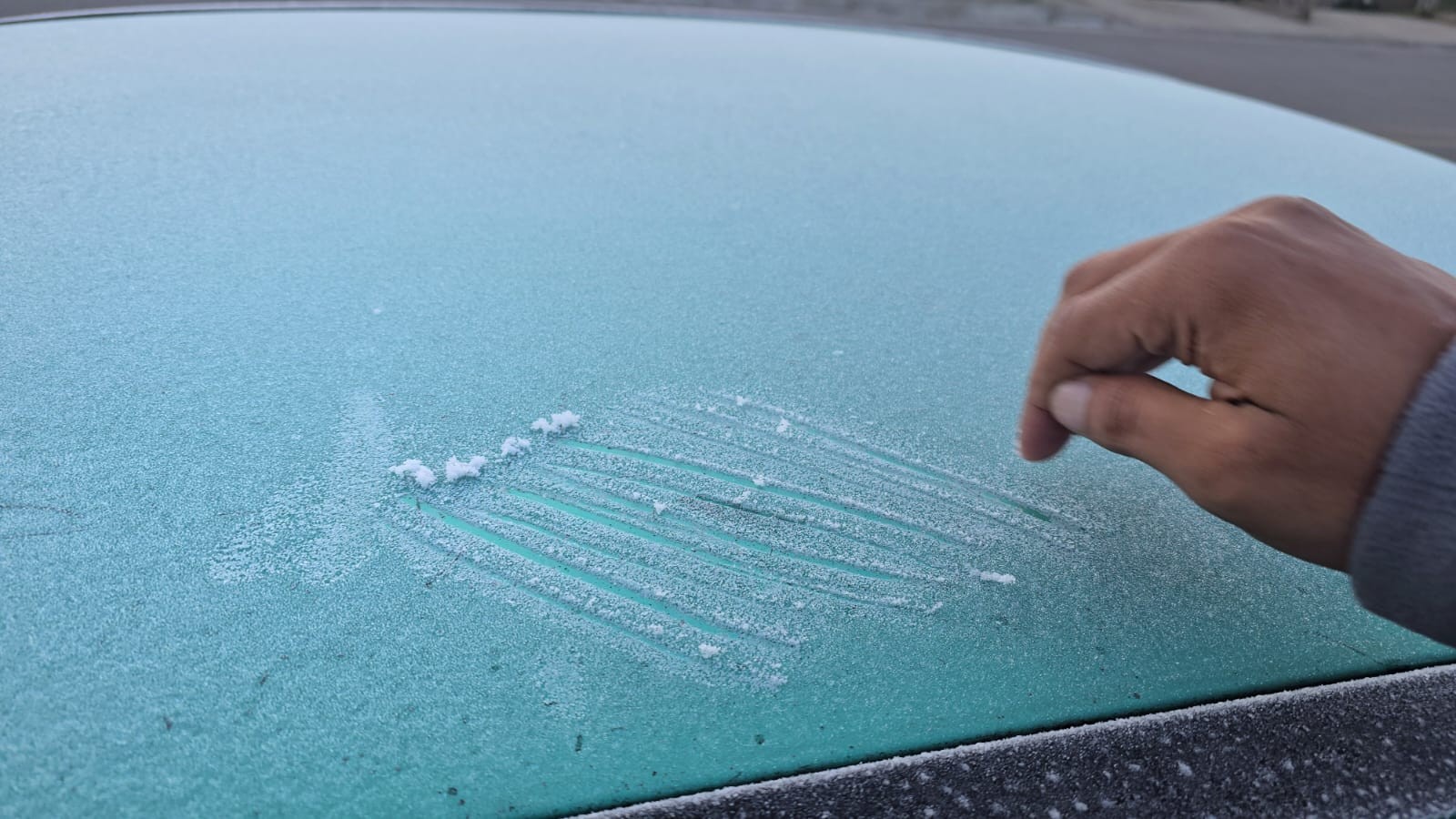 SC amanhece com formação de geada e termômetros abaixo de 0 °C; VÍDEO