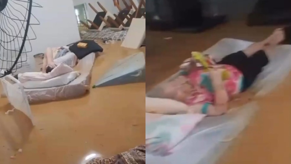 Vídeo mostra idosos deitados em colchões 'boiando' em inundação — Foto: Redes sociais/reprodução