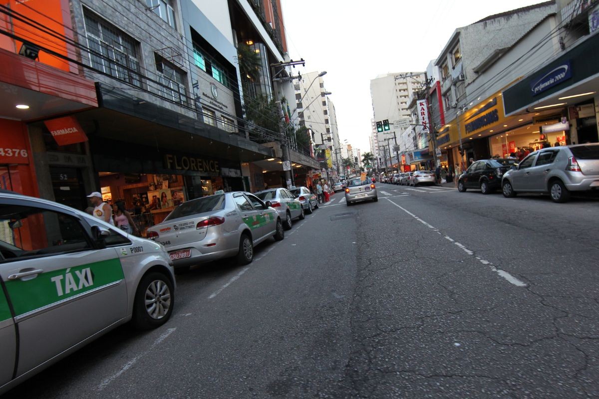 Homem é condenado após atacar casal de mulheres com ofensas homofóbicas no litoral de SP