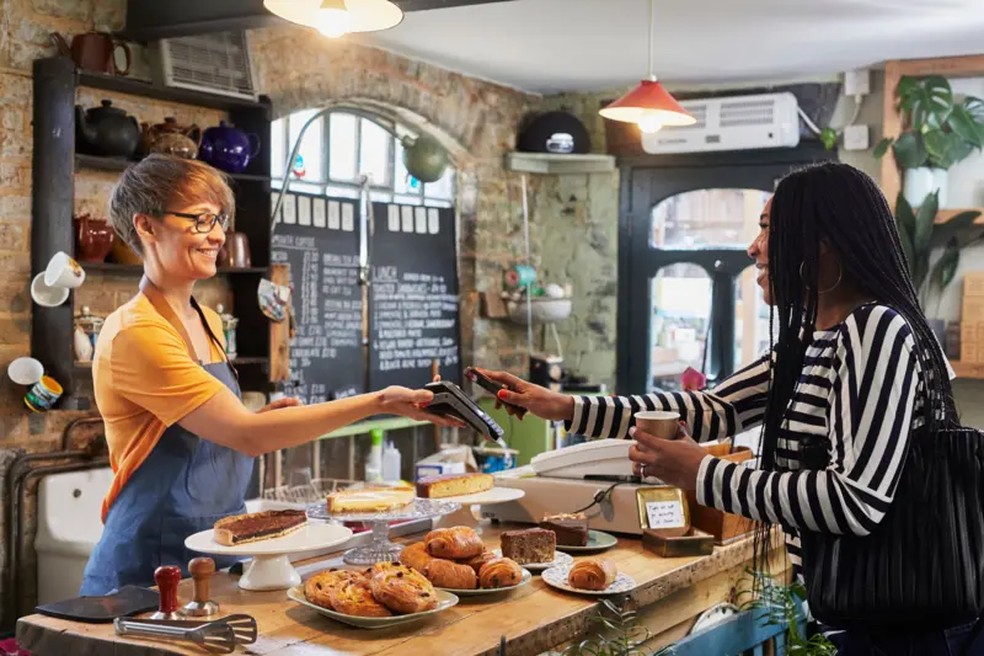 O caf&eacute; &eacute; a bebida mais popular do mundo &mdash; Foto: GETTY IMAGES via BBC