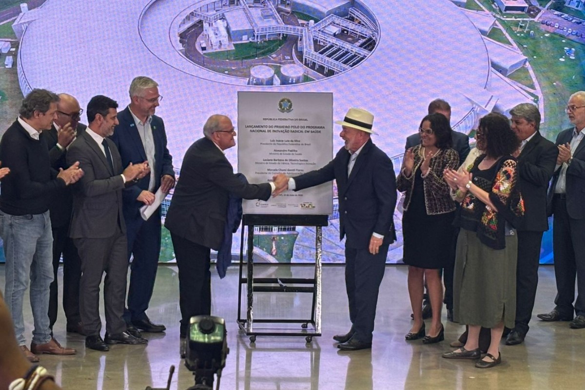 Lula inaugura 4 novas linhas do superlaboratório Sírius em Campinas