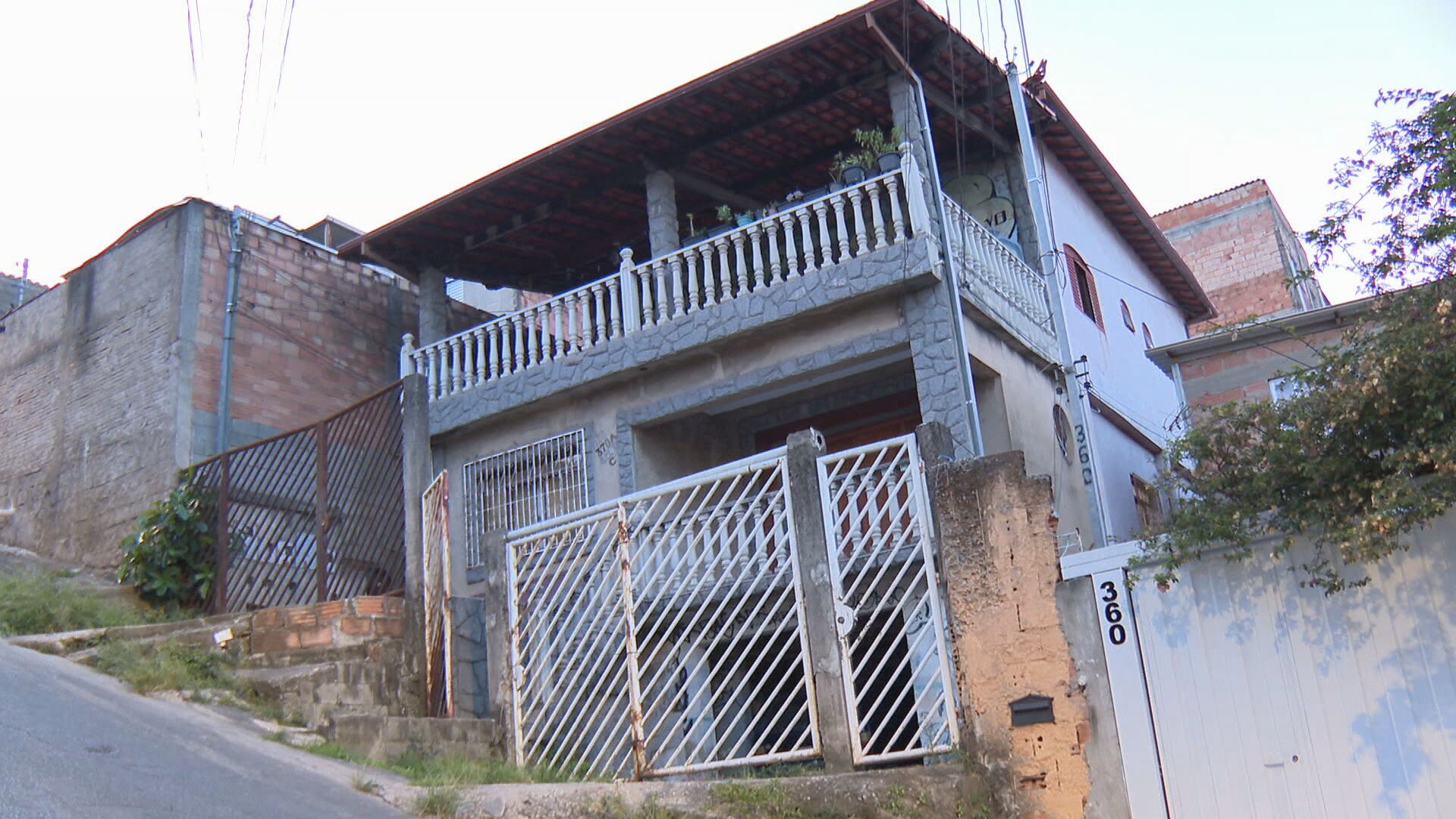 Ex-agente penitenciário é condenado a 19 anos de prisão por matar esposa a facadas em BH