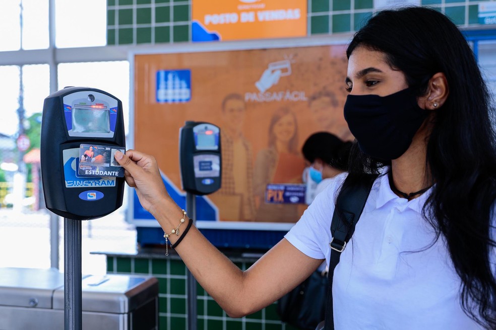 Alunos de Manaus continuam com direito ao Passe Livre Estudantil, ou seja, não pagam a passagem — Foto: Divulgação