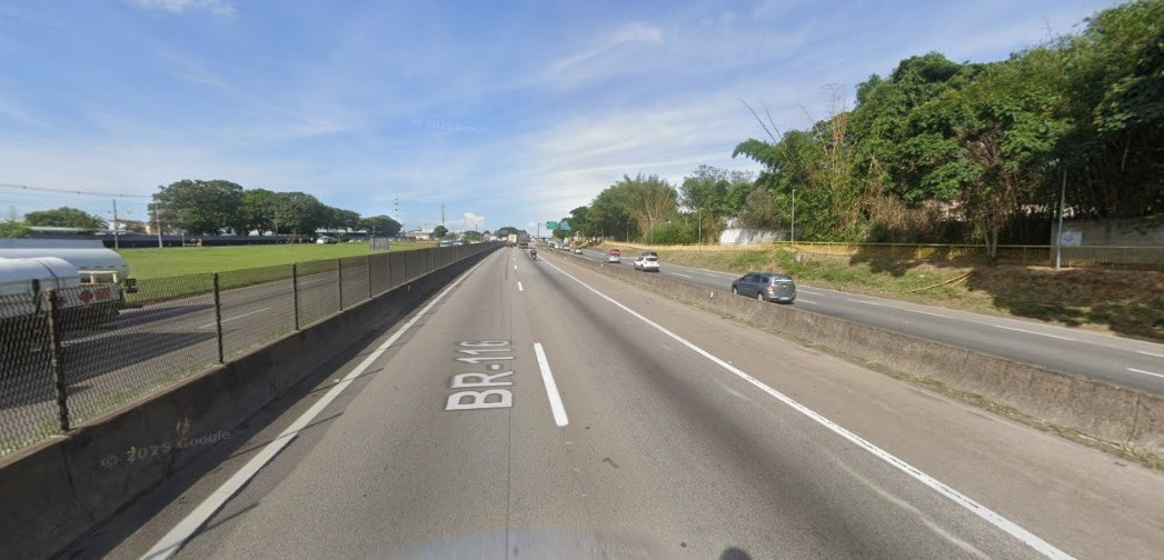 Motociclista morre após bater em caminhão na Dutra, em São José dos Campos