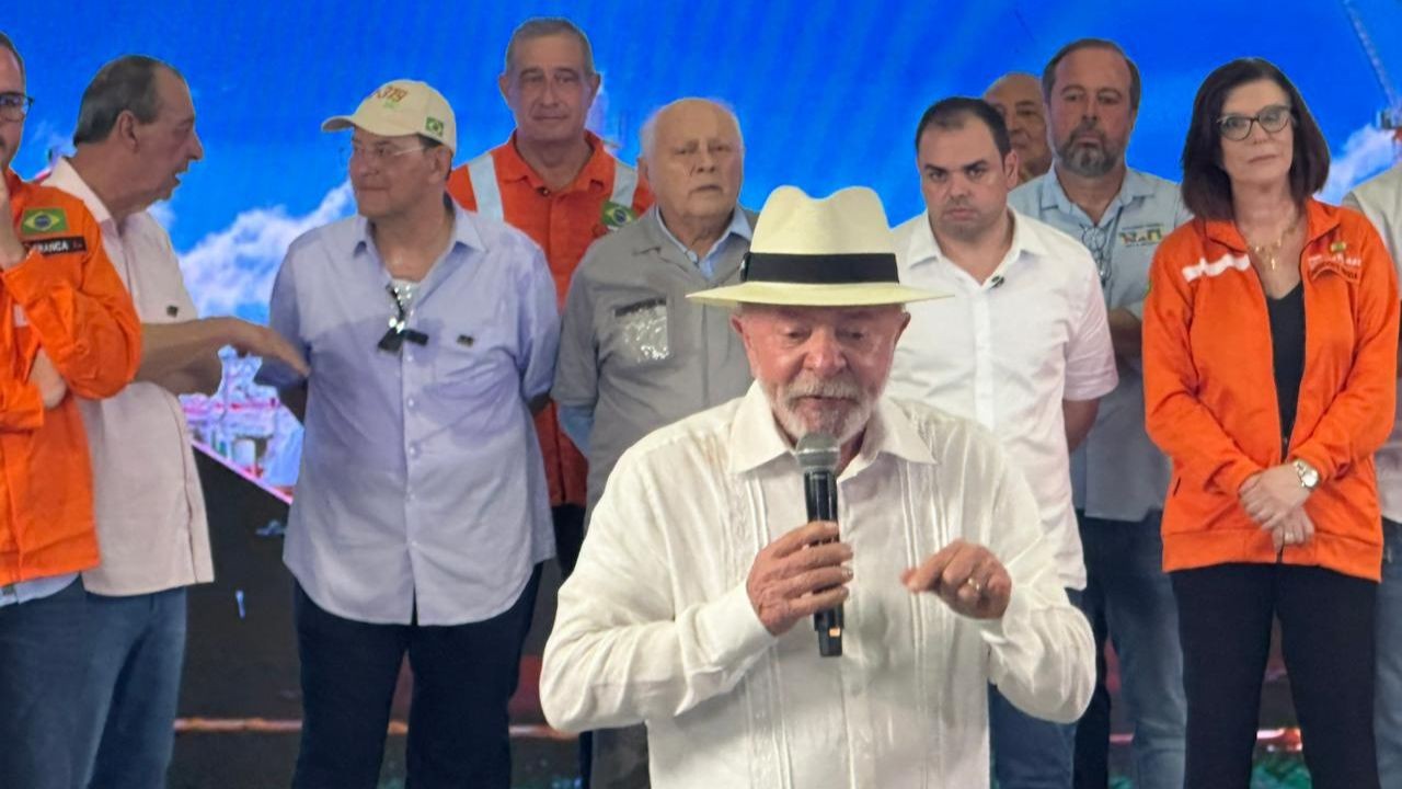 Lula elogia rivalidade entre Caprichoso e Garantido e diz que festival dá 'lição de civilidade' ao Brasil