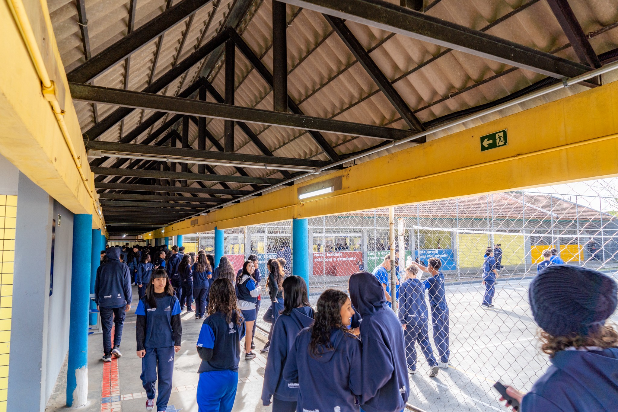 Escolas do Paraná recebem consulta sobre modelo cívico-militar e terceirização da gestão; veja detalhes