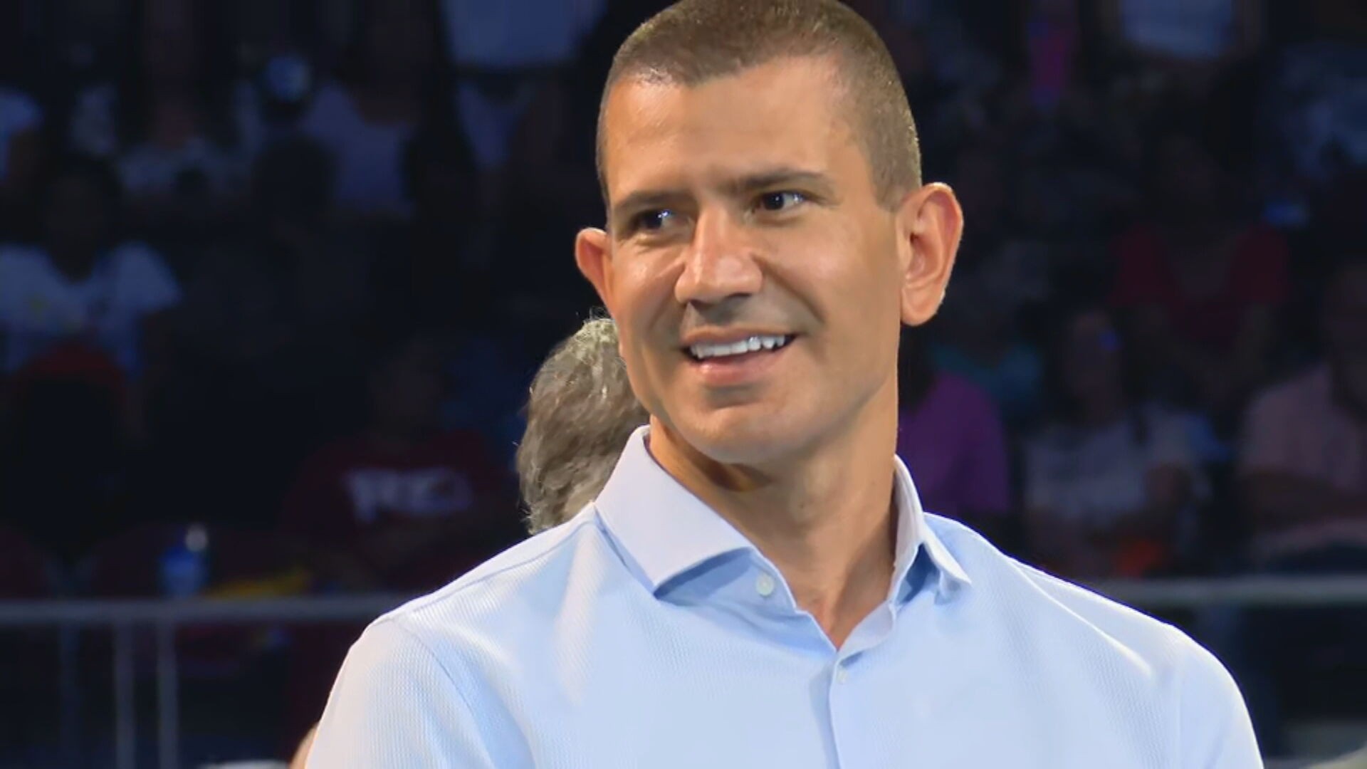 Douglas Ruas participa de evento evangélico após ser declarado eleito governador do RJ no 1° turno
