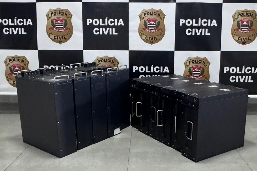 Homem é preso com baterias furtadas avaliadas em mais de R$ 100 mil em Pirapozinho (SP) — Foto: Reprodução/Polícia Civil