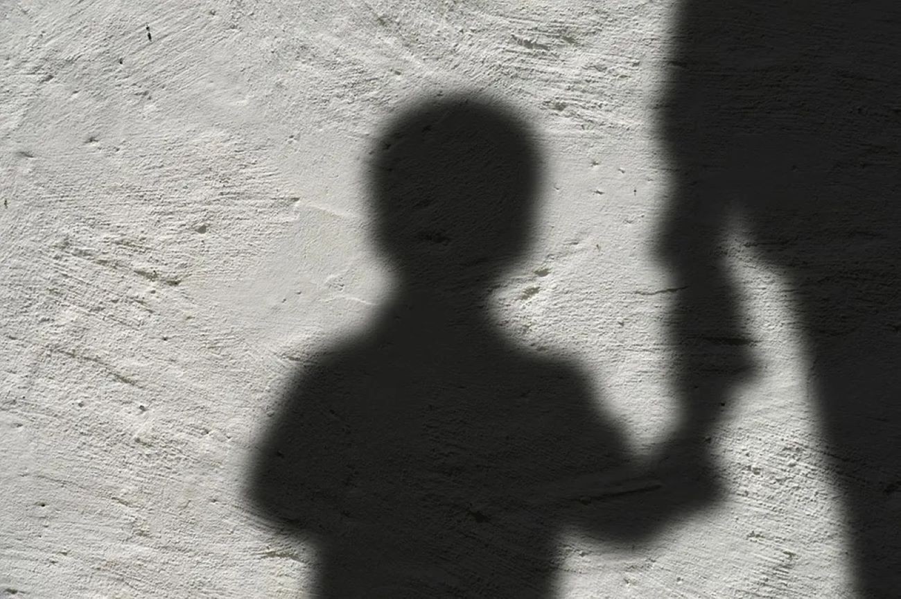 Homem é condenado a mais de 166 anos de prisão por crimes sexuais contra crianças no RS; esposa recebe pena de 20 anos