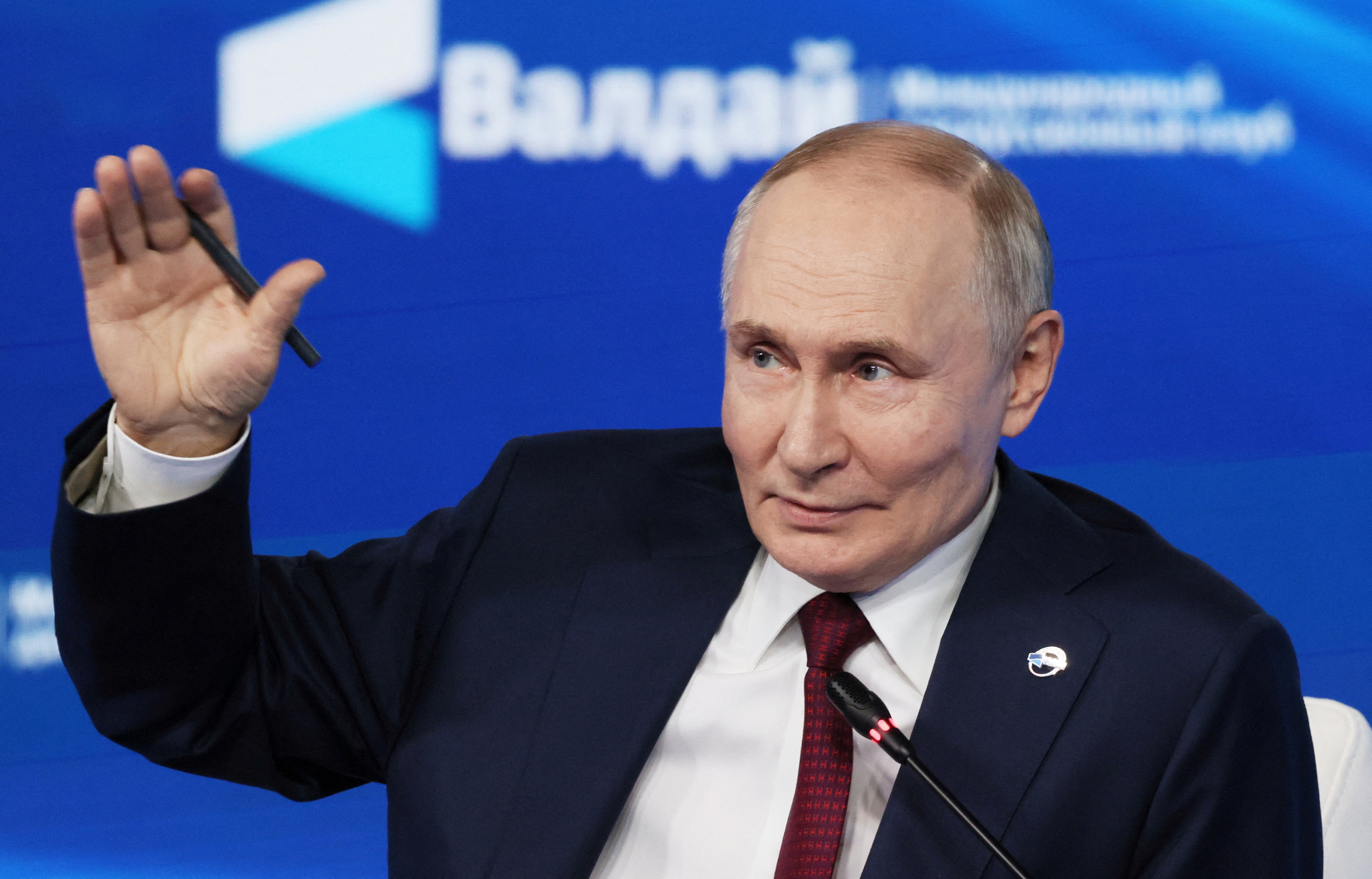 Putin manda recado a Trump, debocha da Otan e faz piada sobre envio de drones na Europa: 'Não mando mais'