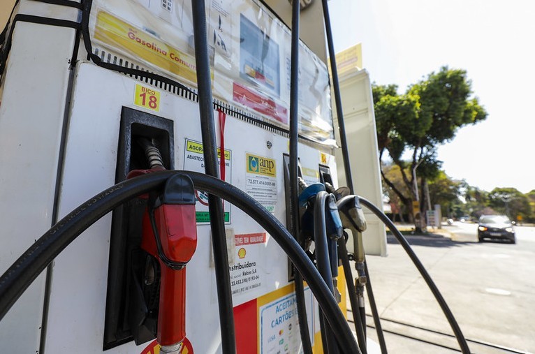 Postos de combustíveis do DF são autuados por irregularidades nos preços