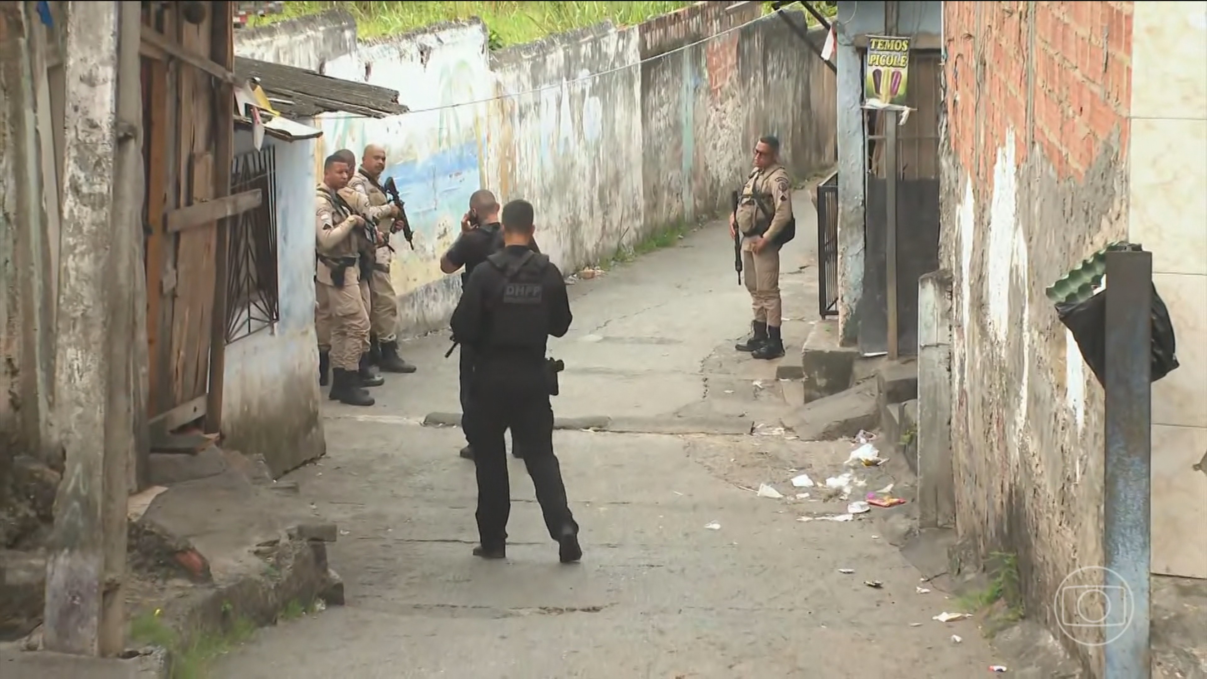 Forças de segurança fazem operação contra o Comando Vermelho na Bahia e no Ceará