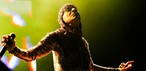 Ney Matogrosso vermaakt het publiek met MPB-hits op het Bahia Winter Festival 2025