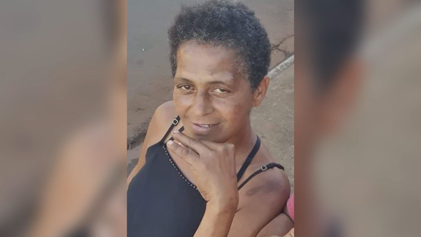 Mulher morre carbonizada em incêndio dentro de casa em Sertãozinho, SP