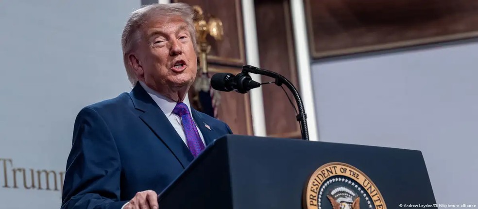 Presidente dos Estados Unidos, Donald Trump — Foto: Andrew Leyden/ZUMA/picture alliance Anúncio/DW
