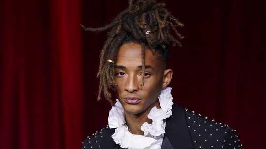 Ator e rapper Jaden Smith será o novo diretor artístico da linha masculina da Louboutin - Christian Louboutin aposta no filho de Will Smith para dar 'mais alcance e visibilidade' ao segmento.