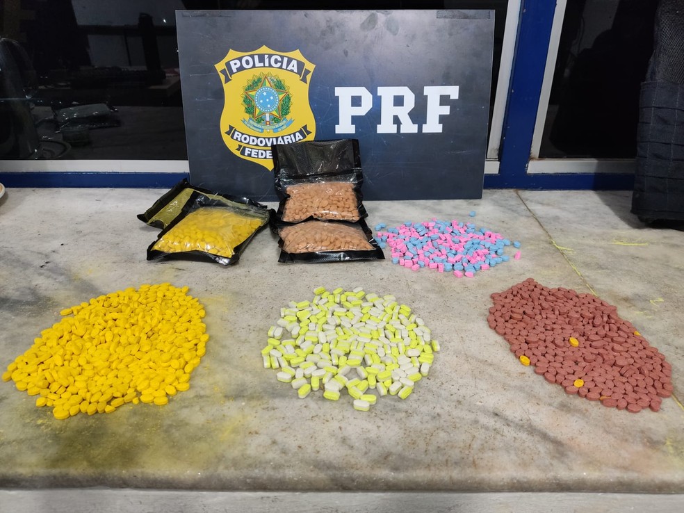 Droga foi apreendida pela PRF na BR-365, em Uberlândia — Foto: Polícia Rodoviária Federal/Divulgação