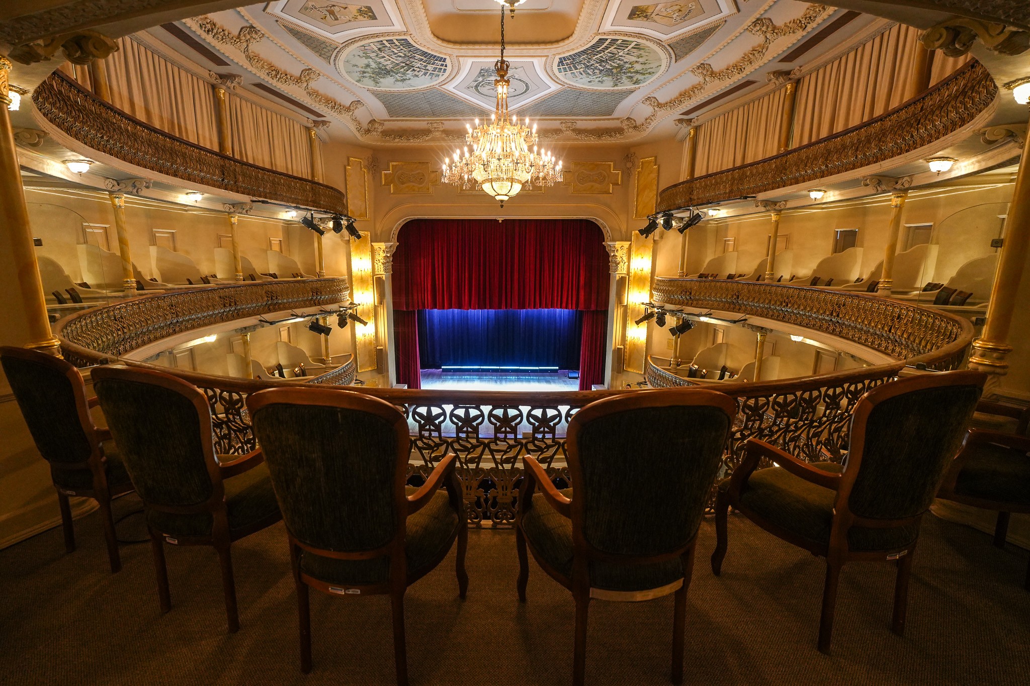 VÍDEO: Teatro Carlos Gomes passa por restauração completa e reabre após 8 anos fechado; confira as novidades
