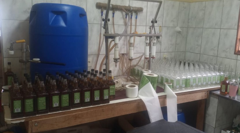 PM descobre fábrica clandestina de bebidas em Hortolândia e prende suspeito