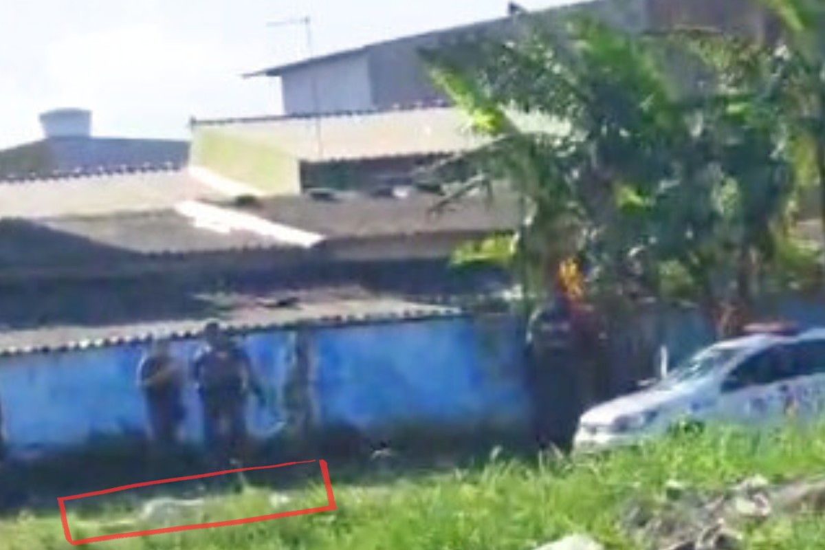 Homem é encontrado morto dentro de sacos plásticos no litoral de SP